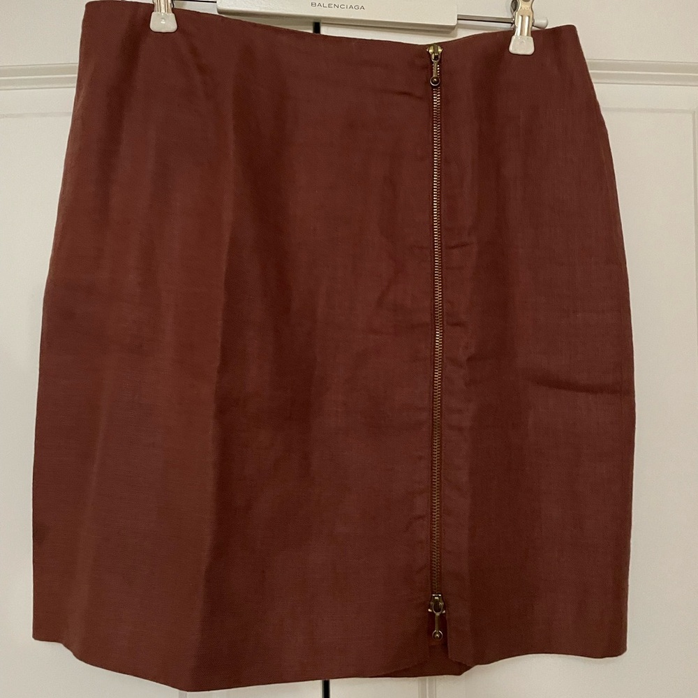 Brown Linen Zipper front! Length = 20 inches! Fully lined! Gentle Worn! Size 14
